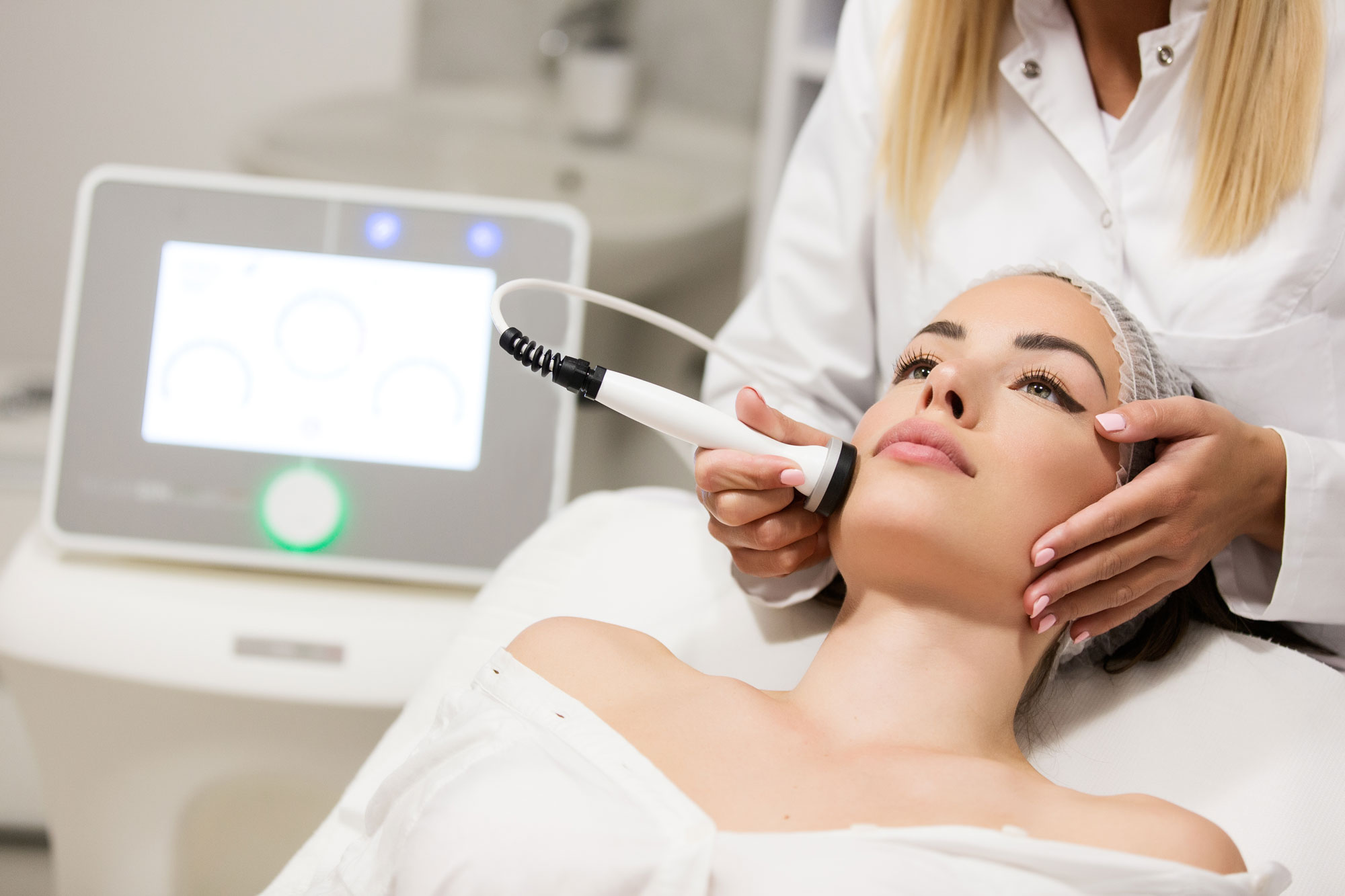 Soin technologique visage Centre Koel Institut de Beauté et Centre Esthétique en Soins Novateurs Visage, Corps, Amincissement, Expert en Épilation Définitive dont Laser