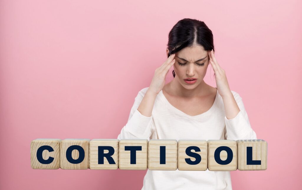 Centre Koel vous explique les effets néfastes d’un excès de cortisol et pourquoi il est impératif d’apprendre à le réguler.